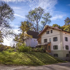 Apartment Schlossgaststätte Hohenberg